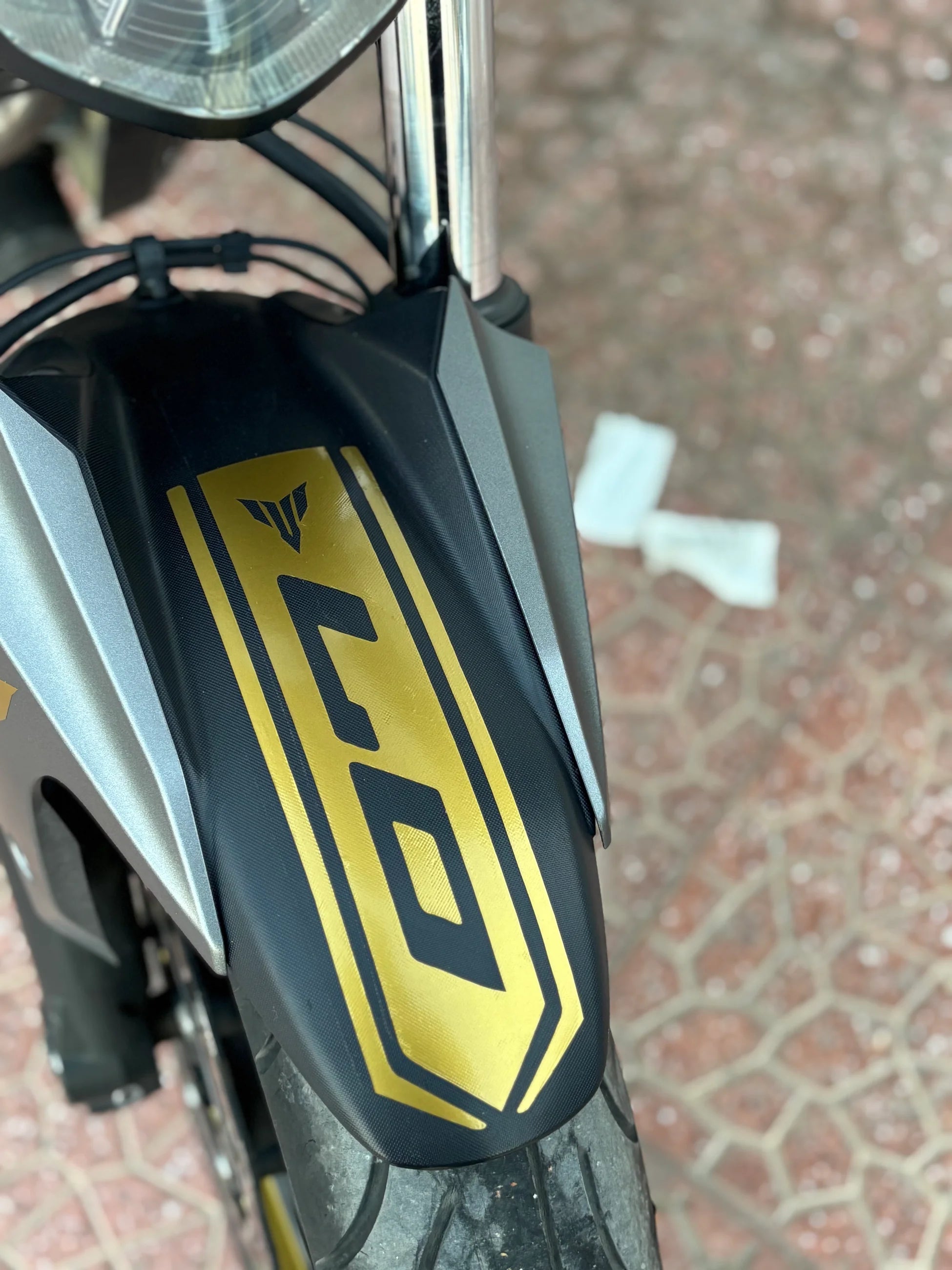 Yamaha MT-07 için Ön Çamurluk Gold Sticker Etiket