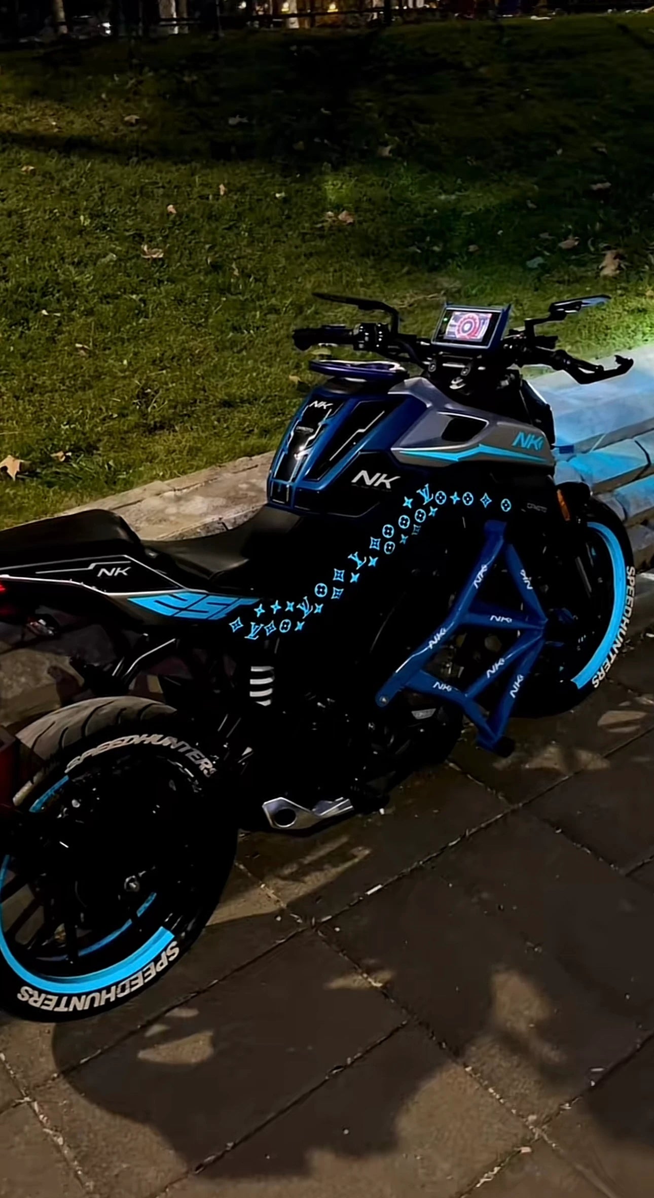 CFMOTO NK250 için Reflektörlü Mavi Komple Sticker Seti