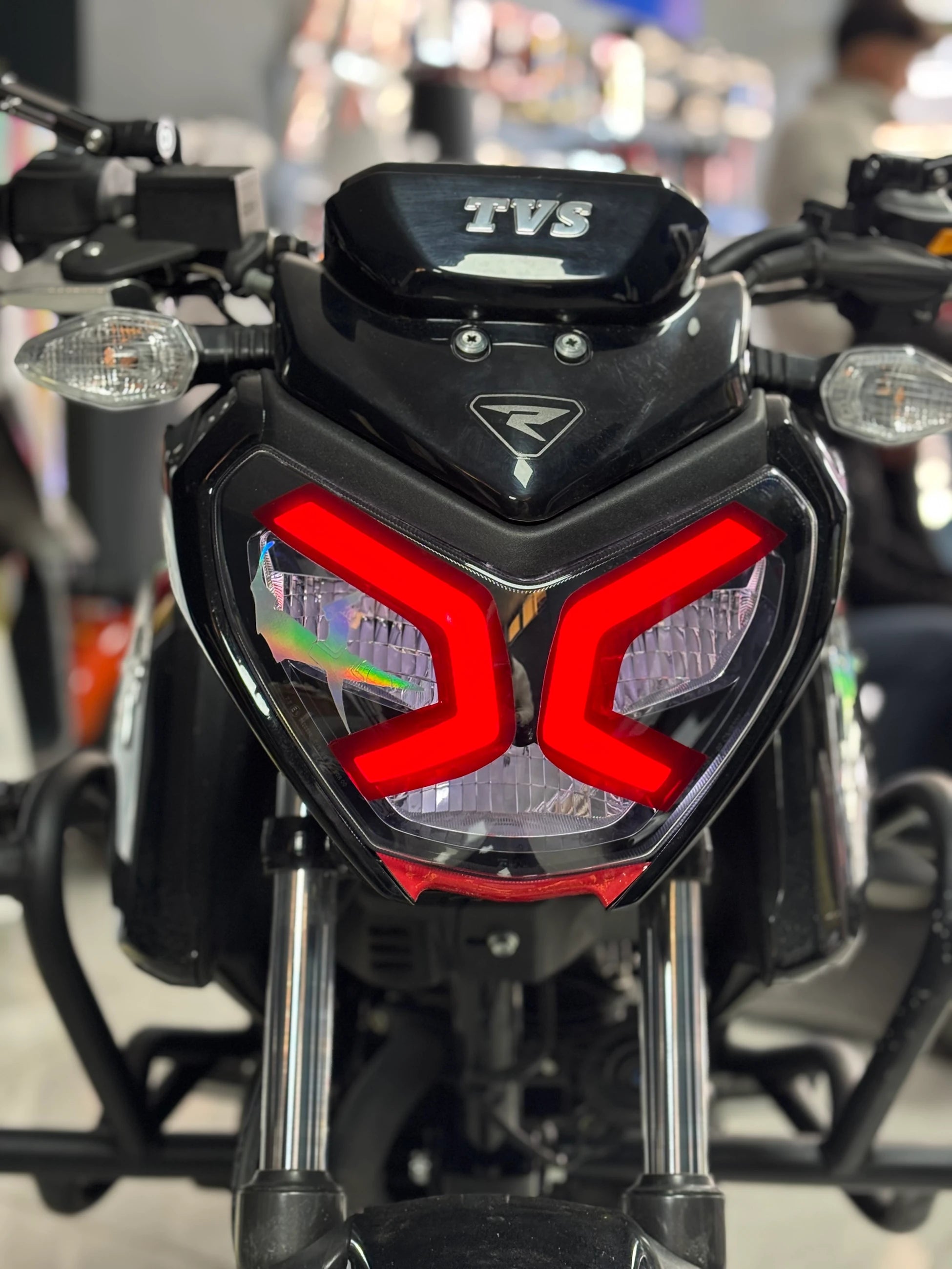 TVS Raider için Renkli Far Filmi Sticker Etiket