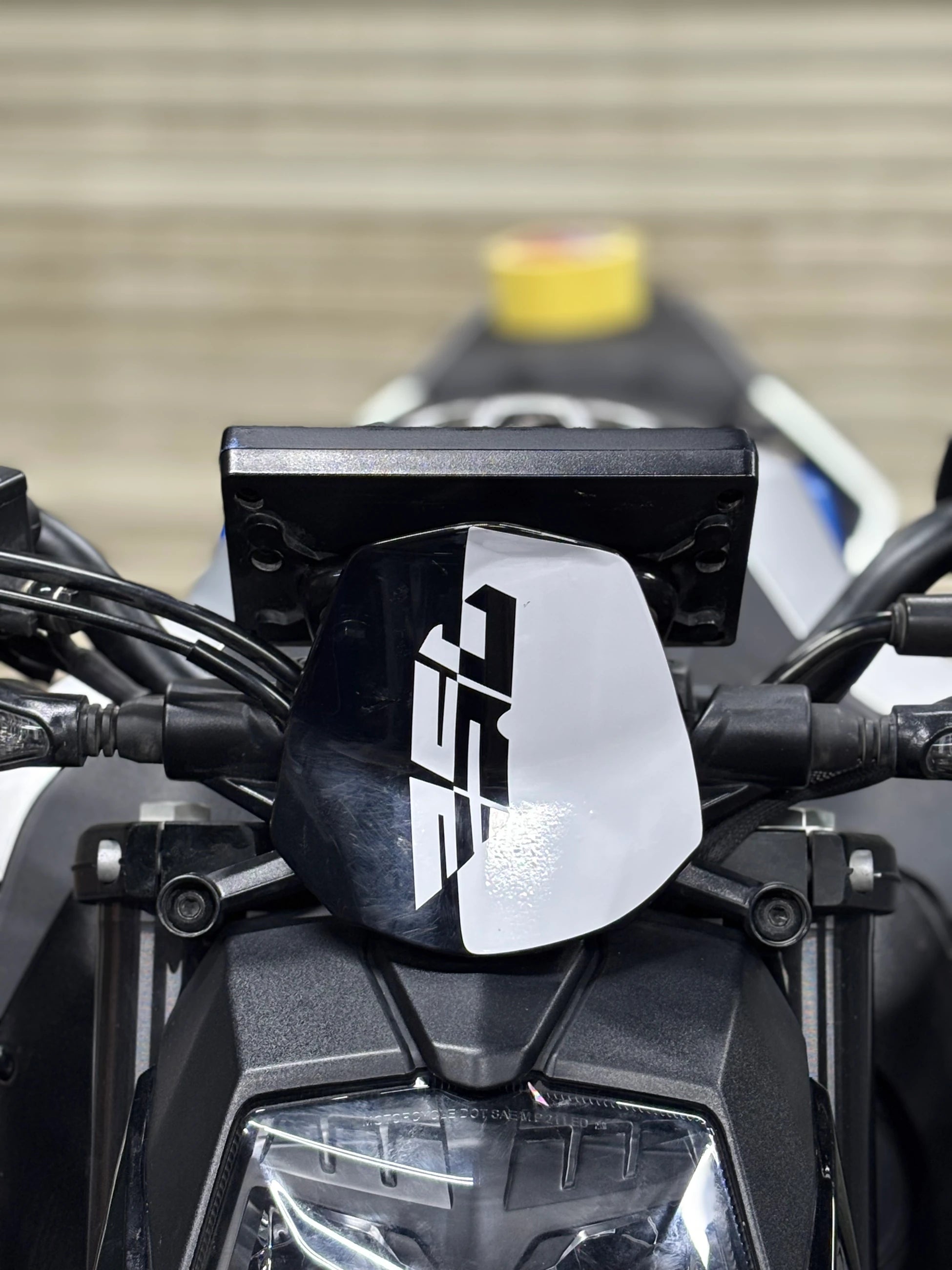 CFMOTO NK250 için Beyaz Renk 250 Yazılı Kafa Sticker