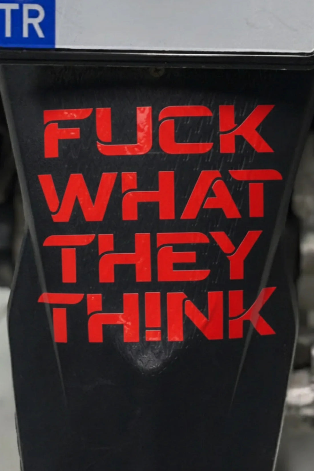 Motosiklet için Kırmızı Renk What The Think Kırmızı Sticker Etiket