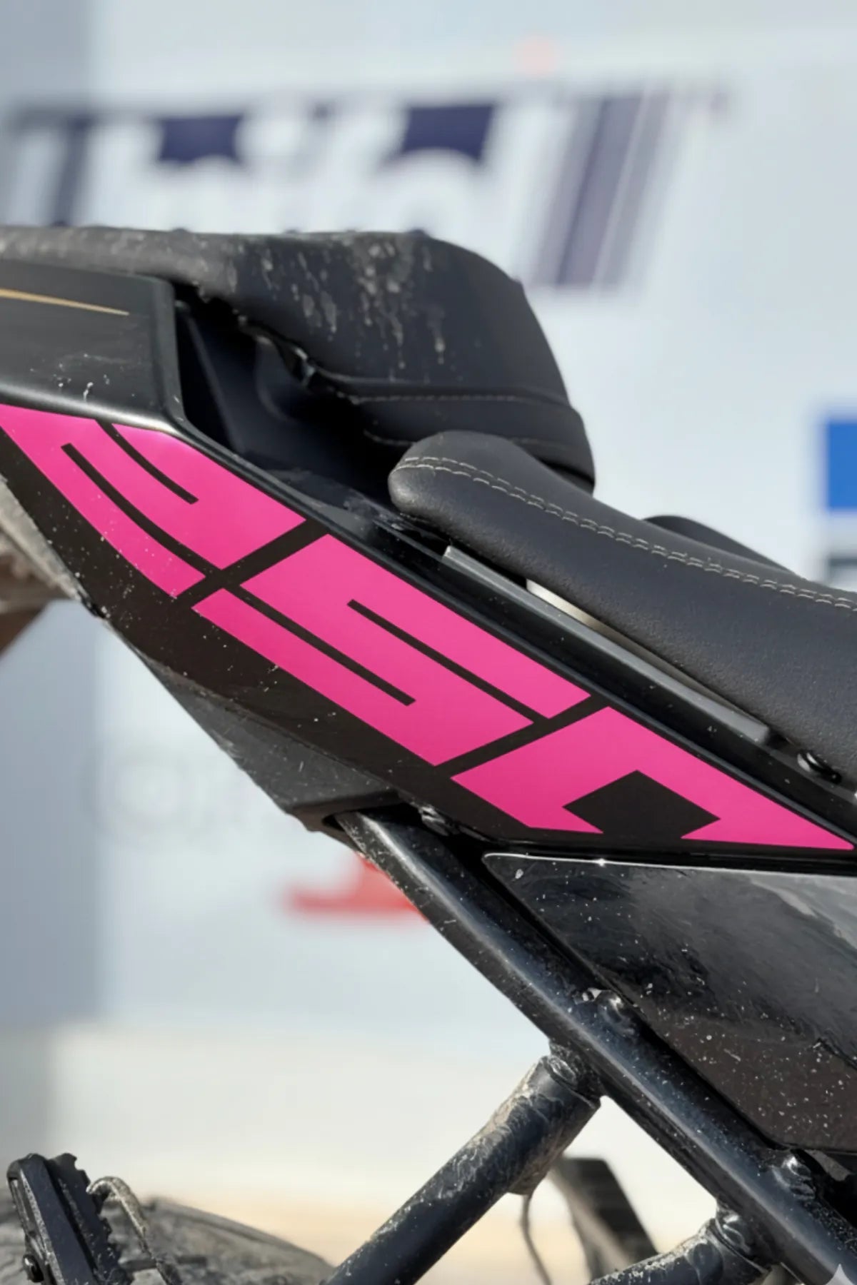 CFMOTO NK250 için Arka Kuyruk Uyumlu 250 Yazıları Sticker Seti