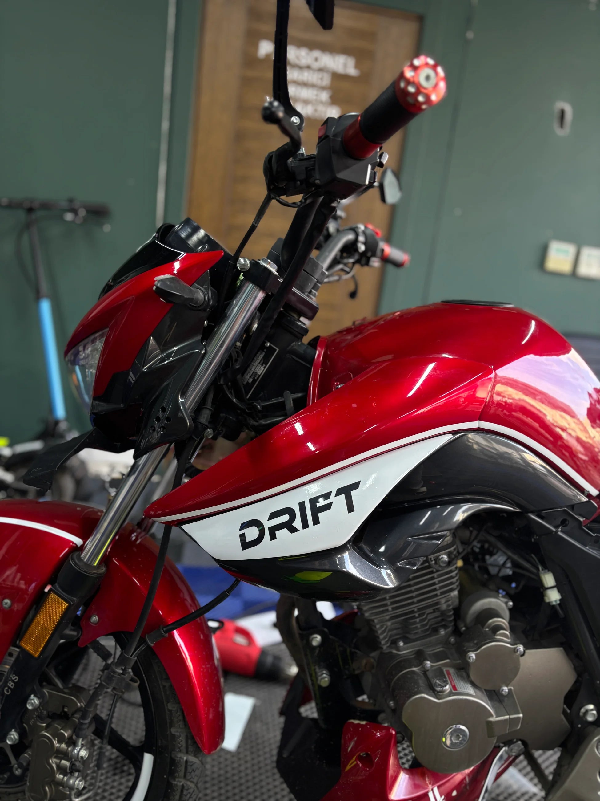 Mondial Drift-L için Yan Grenaj için Drift Yazılı Beyaz Renk Kaplama Sticker