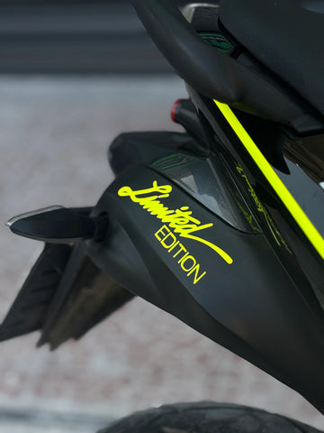 Motosiklet ve Kask için Neon Sarı Limited Edition Sticker Etiket (14CMx4CM)