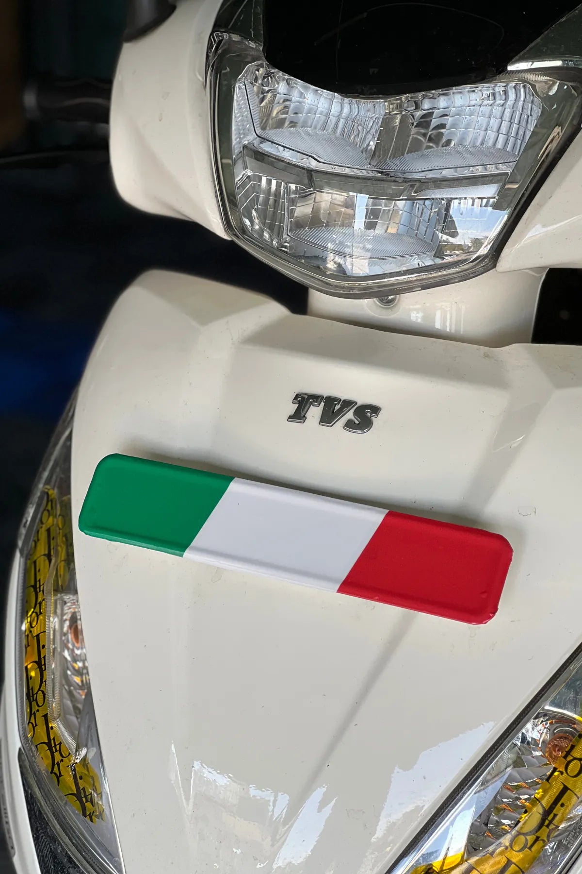 TVS Jupiter 125 için İtalyan Bayraklı Ön Plakalık Sticker Kaplama