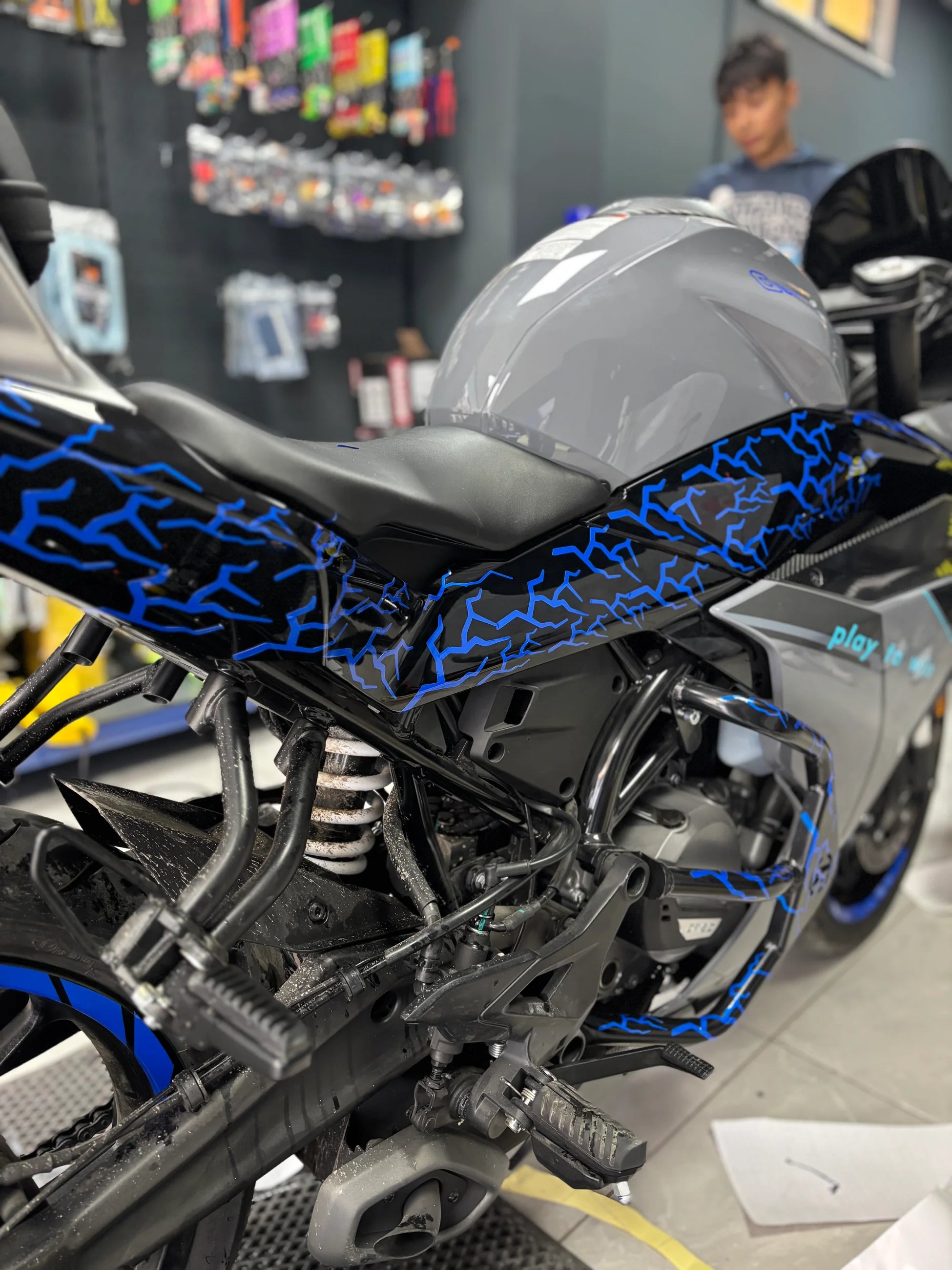 Motosiklet ve Kask için Koyu Mavi Renk 32 Parça Sticker Seti