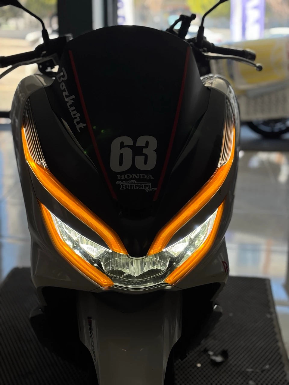 Honda PCX için Turuncu Renk Far Filmi Sticker Seti (2018-2019-2020 Yılları)