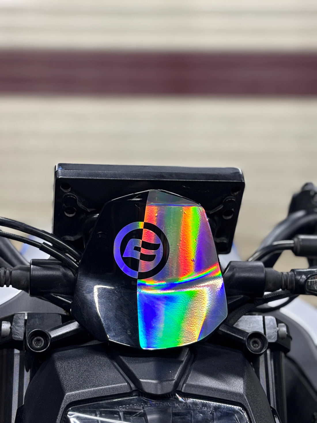 CFMOTO NK250 için Hologramlı CF Logolu Sticker Etiket