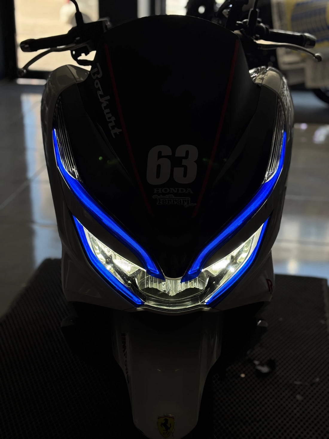 Honda PCX için Koyu Mavi Far Filmi Sticker Seti (2018-2019-2020 Yılları için)