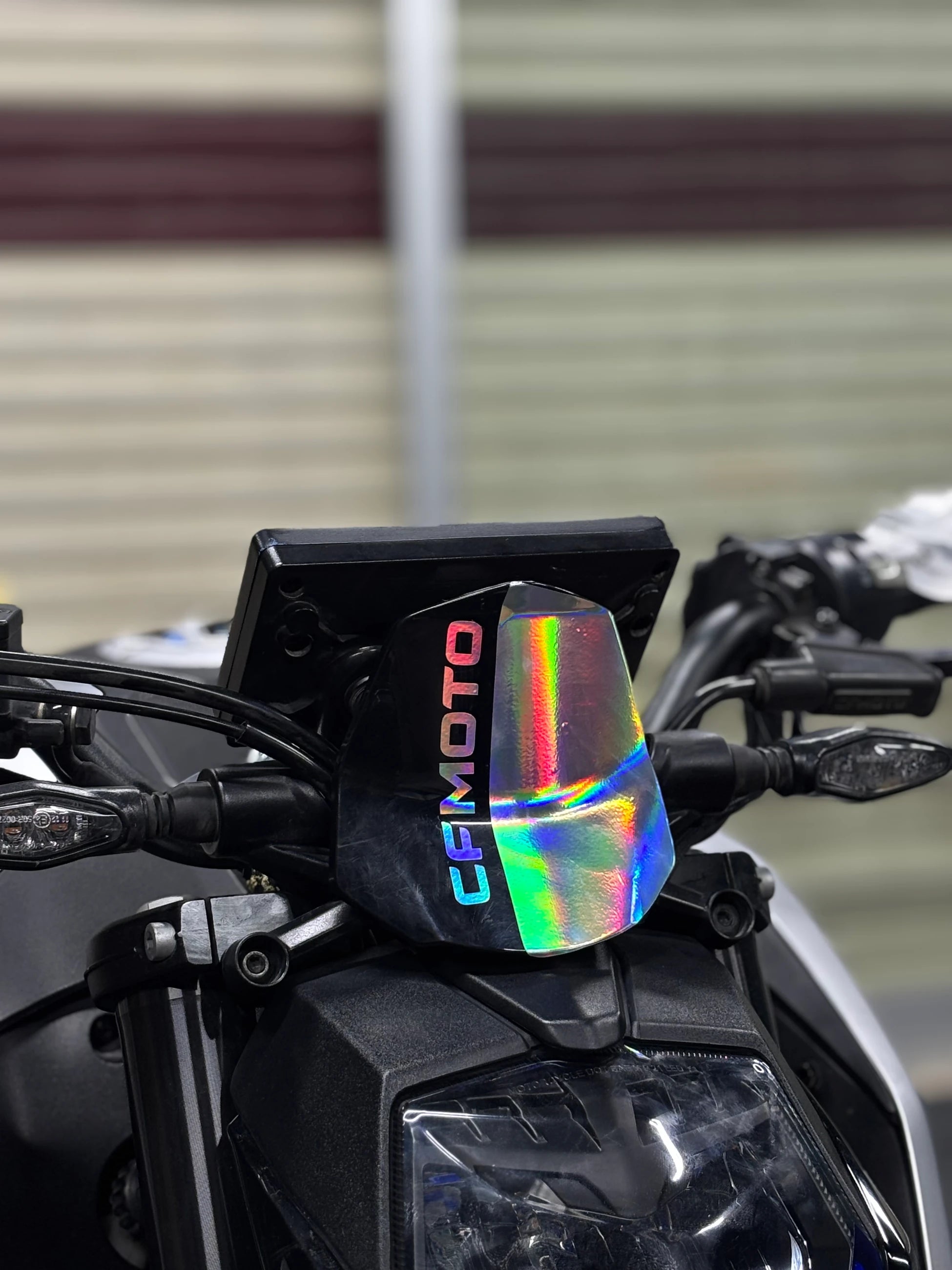 CFMOTO NK250 için Hologramlı CFMOTO Yazılı Kafa Sticker Seti