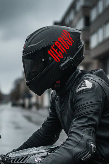 Kask için Gotik Yazı Tipiyle Ready Sticker Etiket (Tek Taraf)