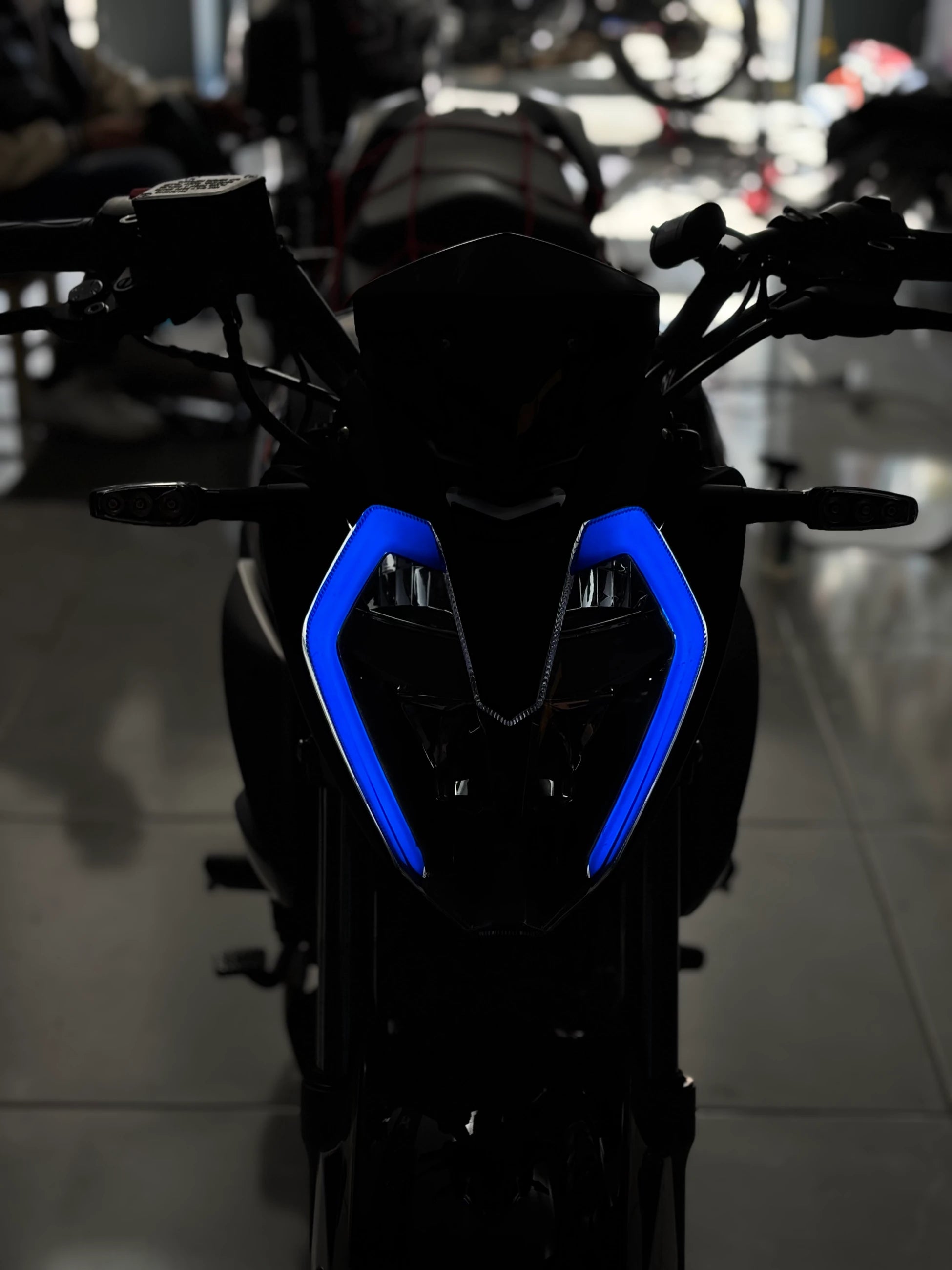 Benelli 125s -RKS 125S için Uyumlu Far Filmi Sticker Etiket