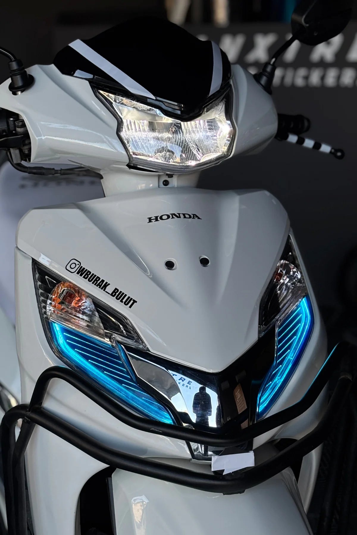 Honda Activa 125 için Açık Mavi Far Filmi Sticker