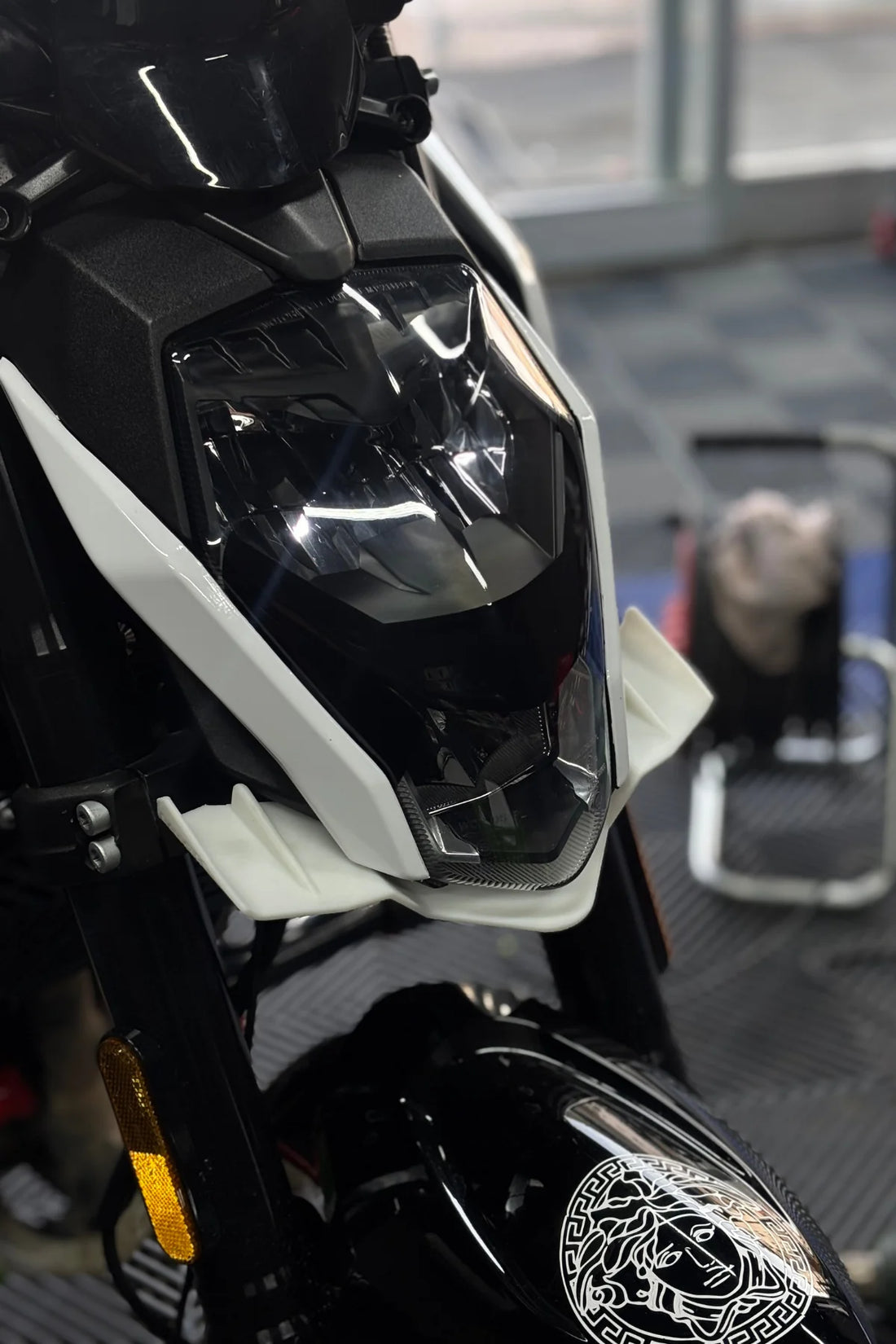 CFMOTO NK250 için Siyah Renk Far Filmi Sticker