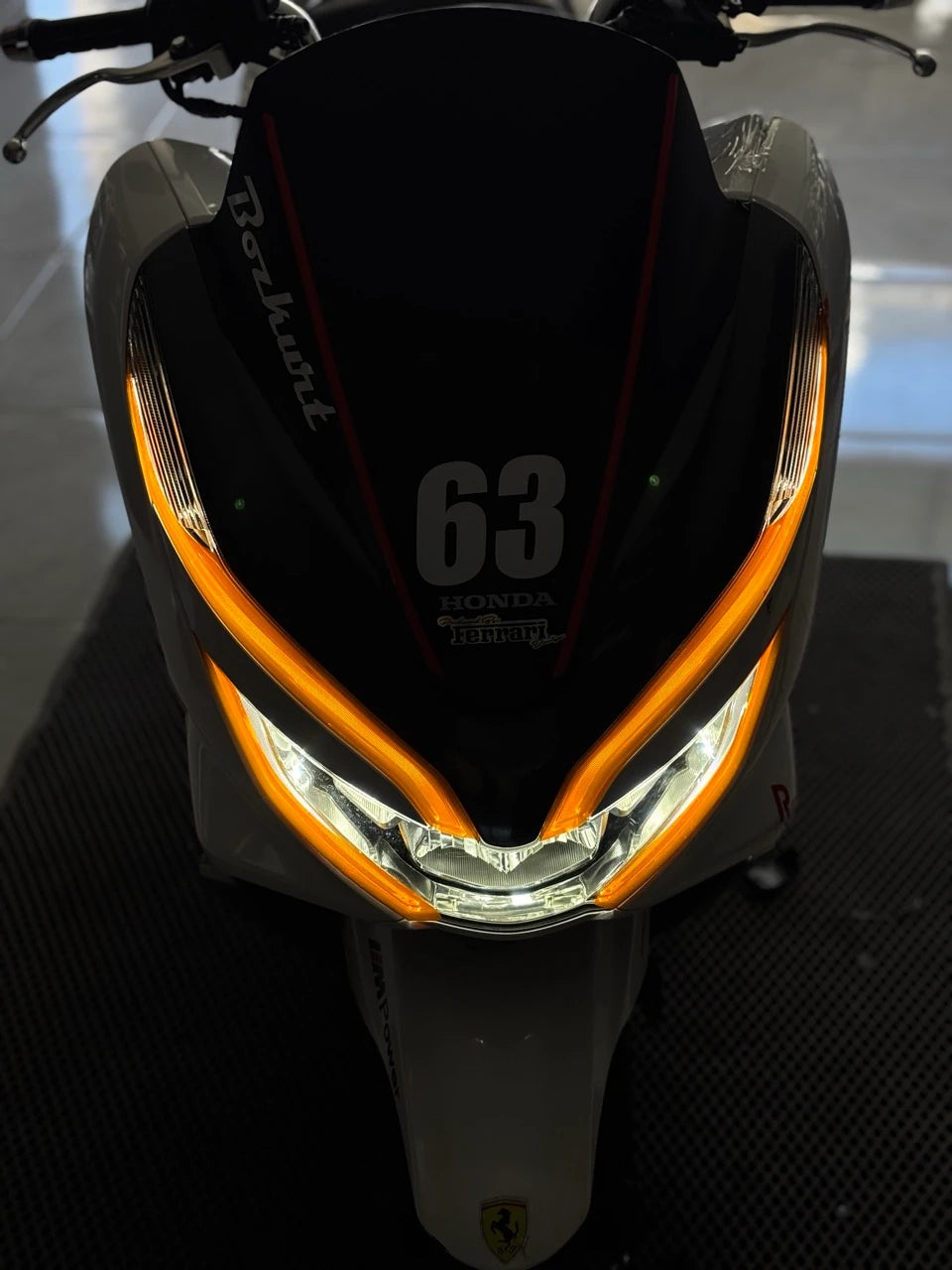 Honda PCX için Turuncu Renk Far Filmi Sticker Seti (2018-2019-2020 Yılları)