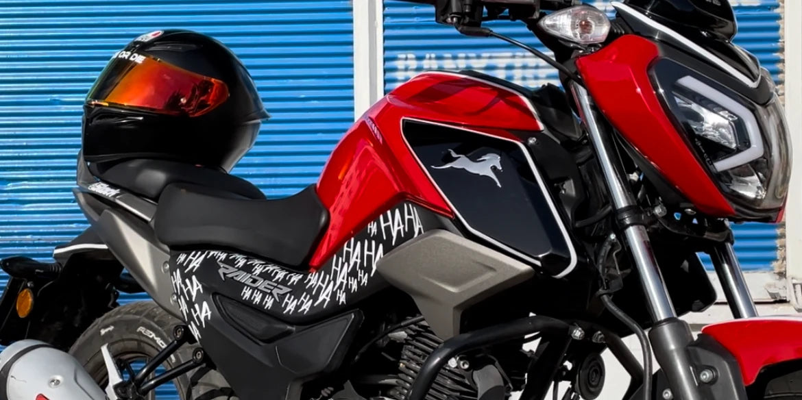 Motor ve Kask için Beyaz Renk Hahaha Sticker Etiket (32 Parça)