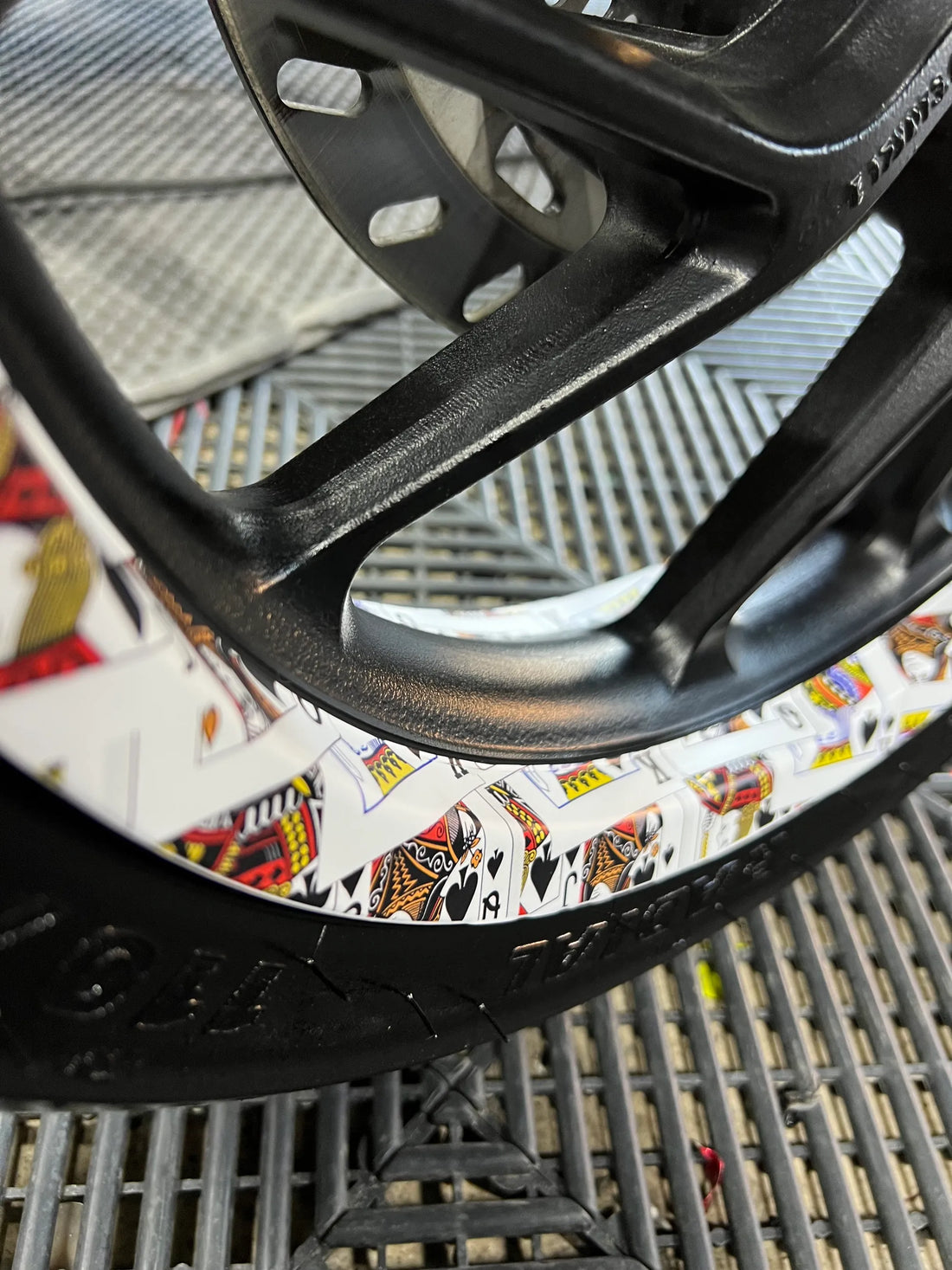 Motosiklet 17 Inch Jant Uyumlu İskambil Desenli Yarım Jant Şeridi Sticker Seti (4 Parça)