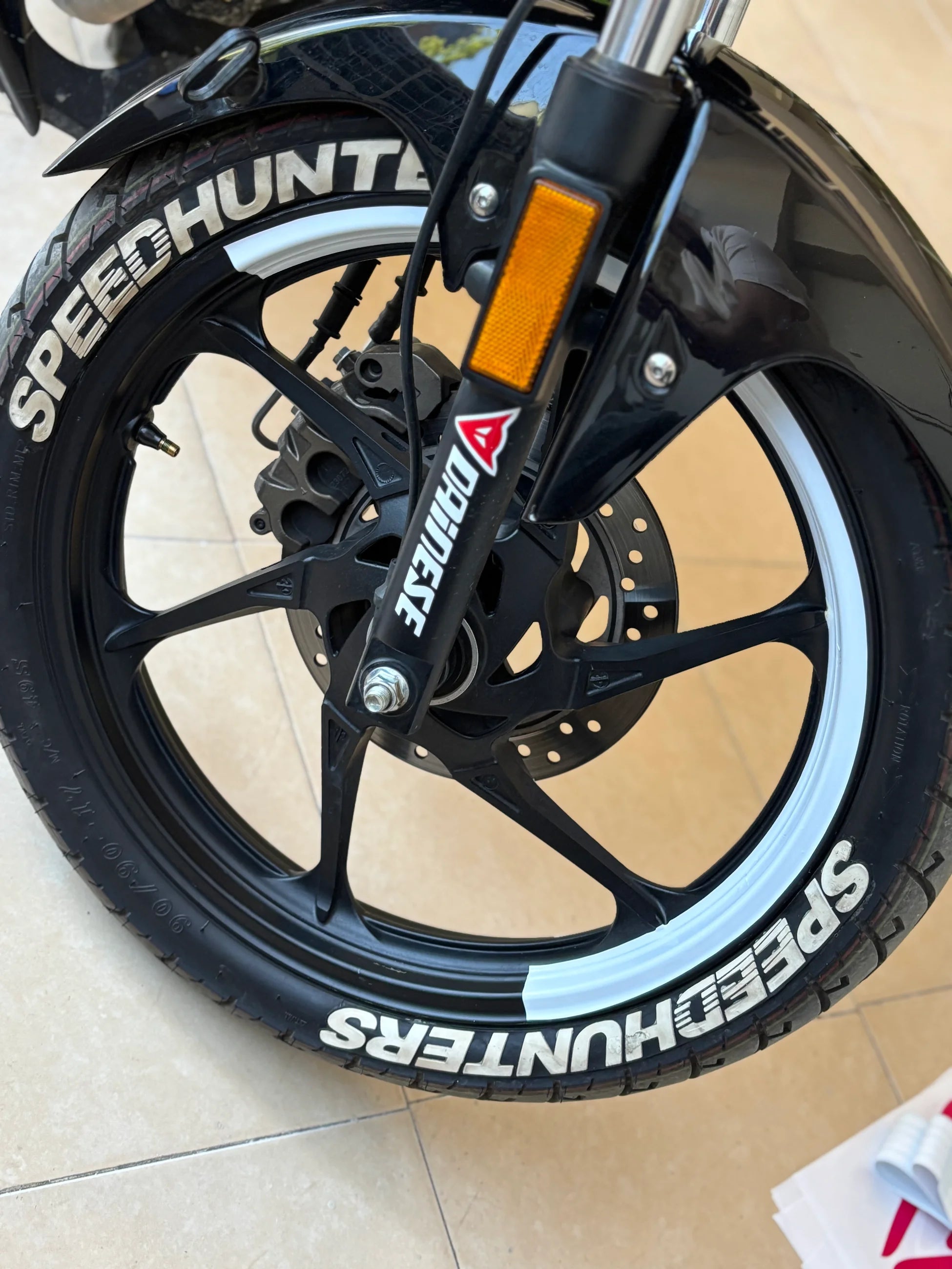 Motosiklet 17 Inch Jantlara Uyumlu Beyaz Renk Yarım Jant Şeridi 4 Parça