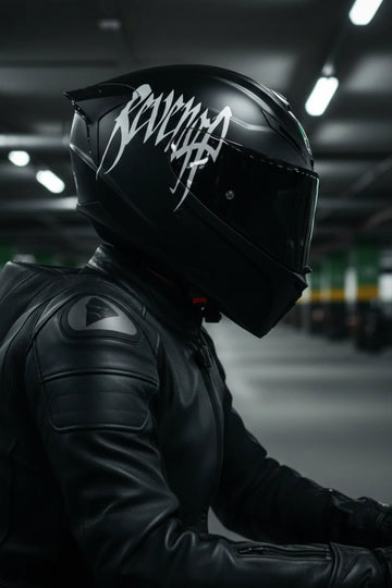 Kask için Gotik Yazı Tipiyle REVENGE Kask Sticker Etiket (Tek Taraf)