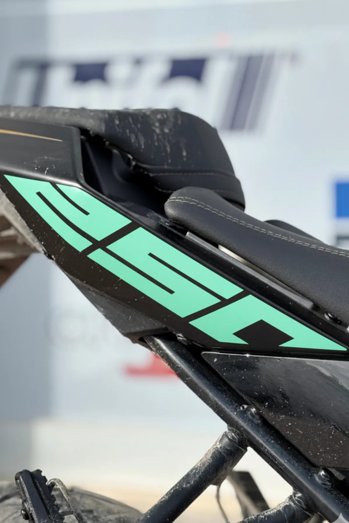 CFMOTO NK250 için Arka Kuyruk Uyumlu 250 Yazıları Sticker Seti