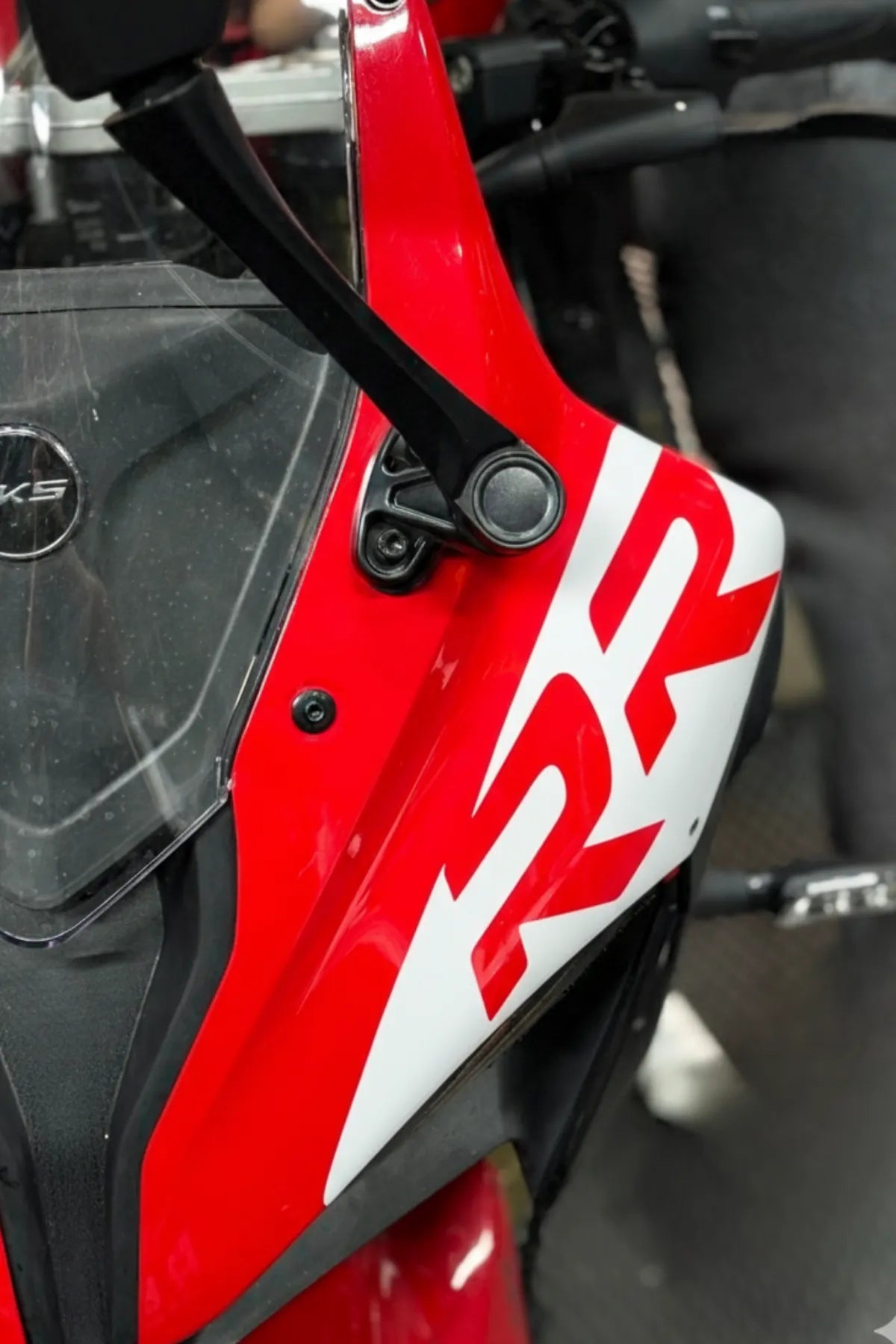 SRK 125R için Kafa Kısmı için RR Logolu Sticker Etiket Kaplama