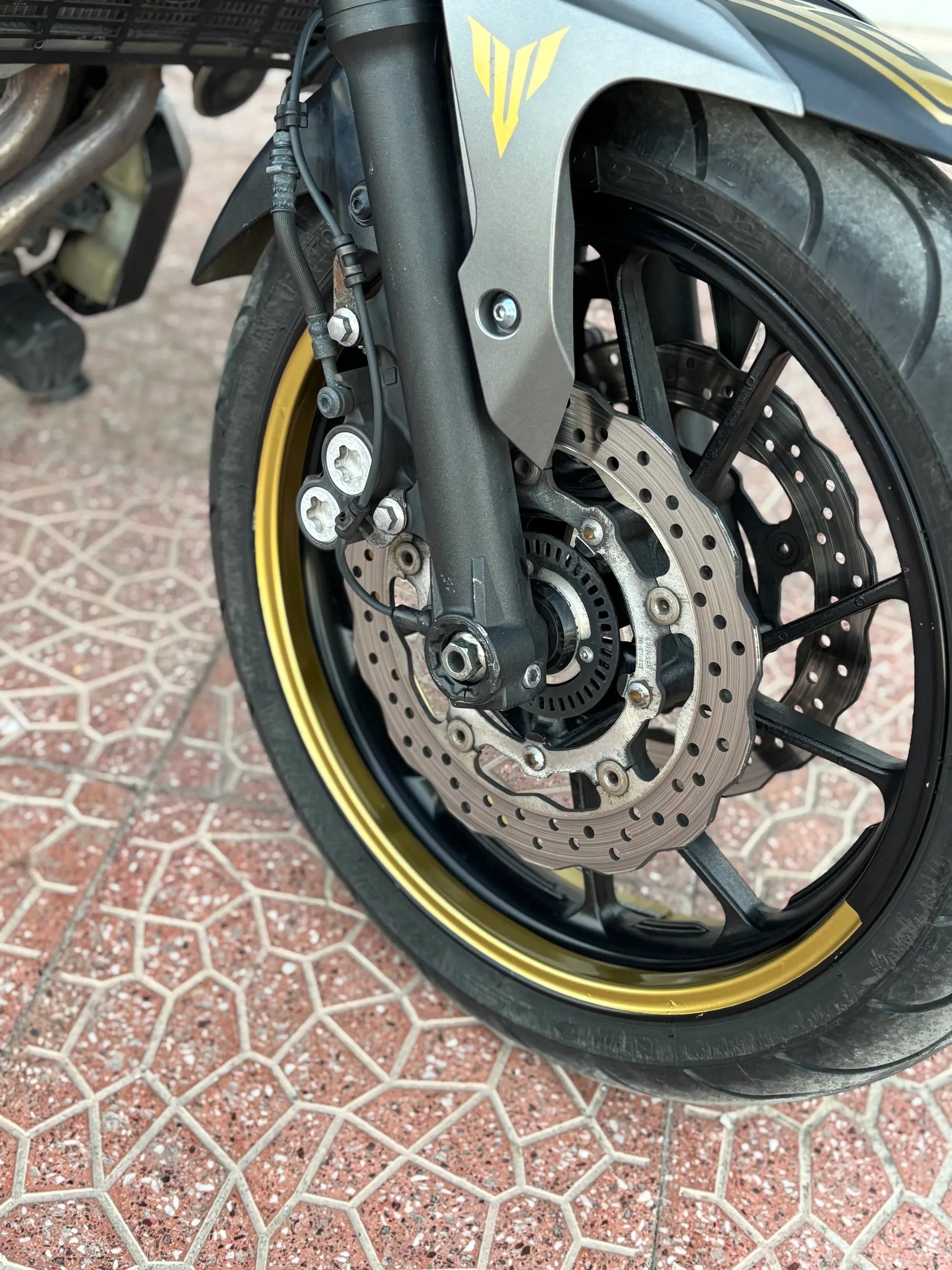 Motosiklet için 17 Inch Jantlara Uyumlu Gold Renk Yarım Jant Şeridi