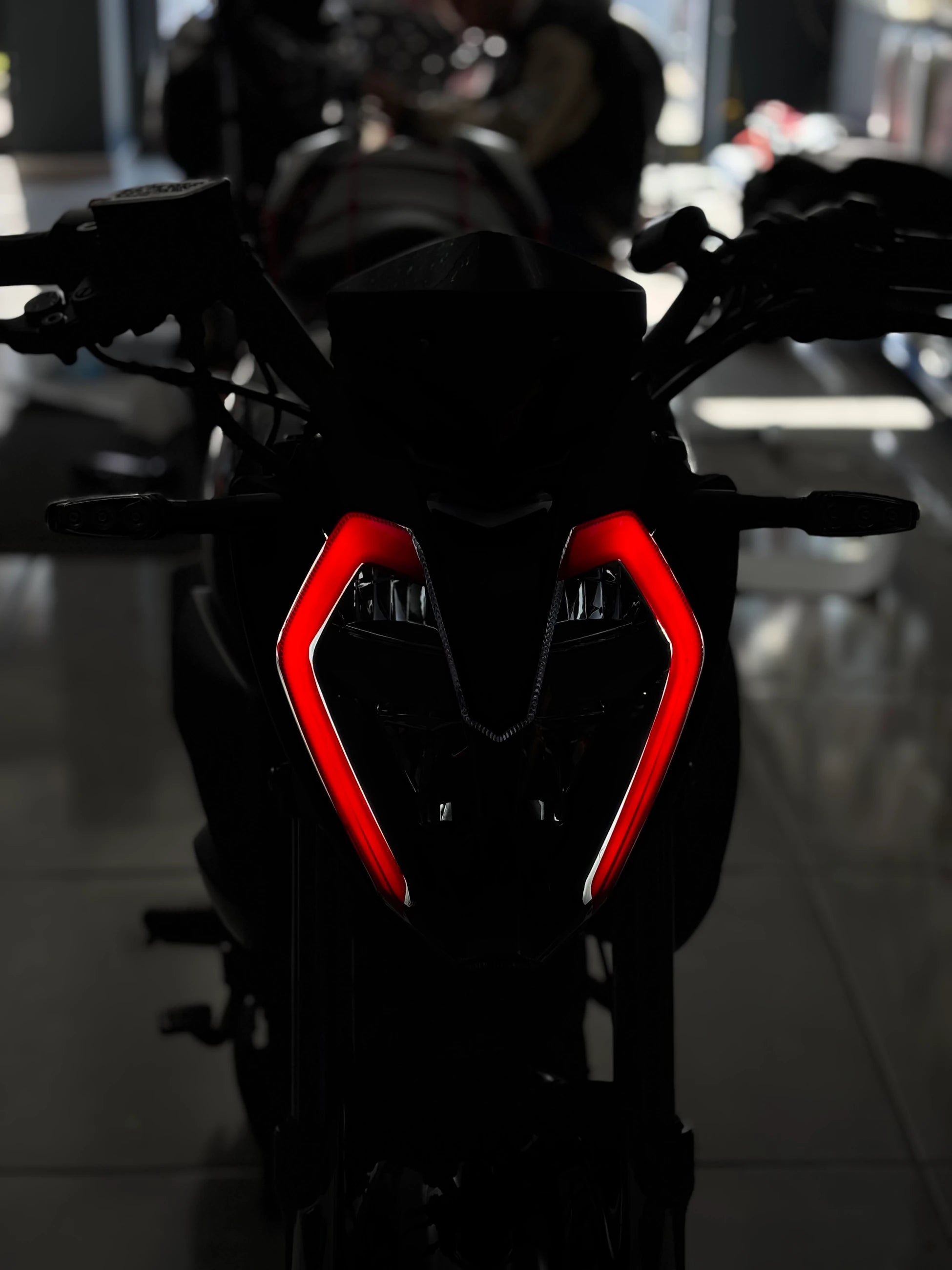 Benelli 125s -RKS 125S için Uyumlu Far Filmi Sticker Etiket