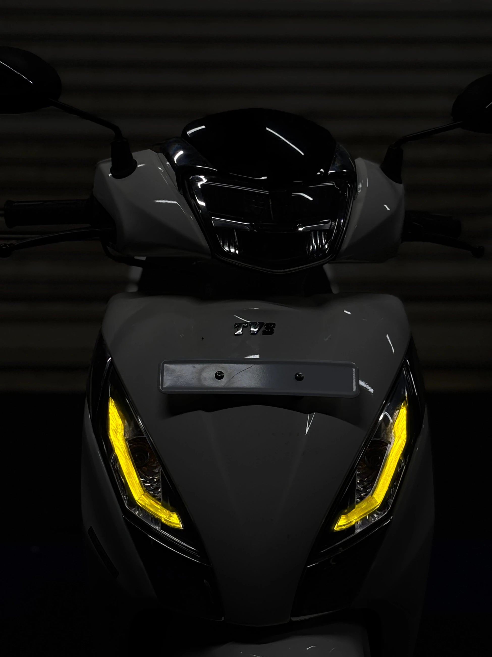 TVS Jupiter 125 için Renkli Far Filmi Far Tasarım Sticker Etiket