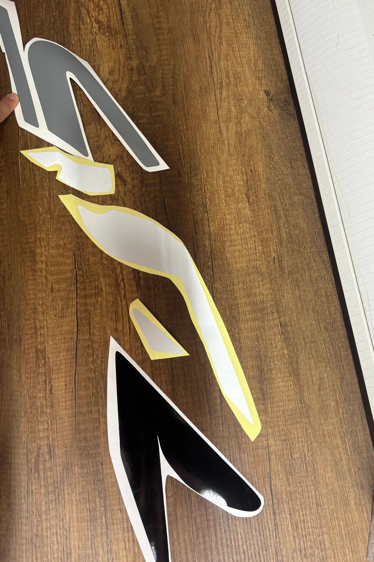 CFMOTO SR250 için Gri-Siyah Rengin Orijinal Sticker Seti