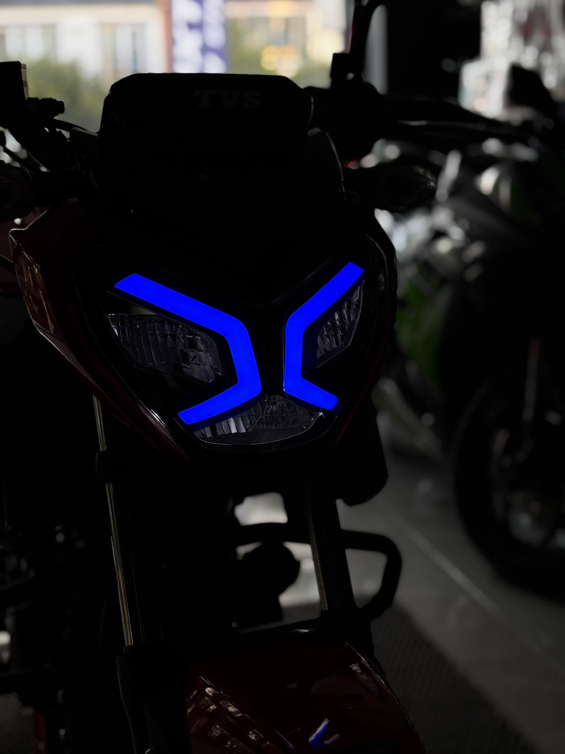 TVS Raider için Renkli Far Filmi Sticker Etiket