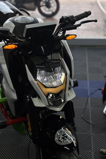 CFMOTO NK250 için Siyah Renk Far Filmi Sticker