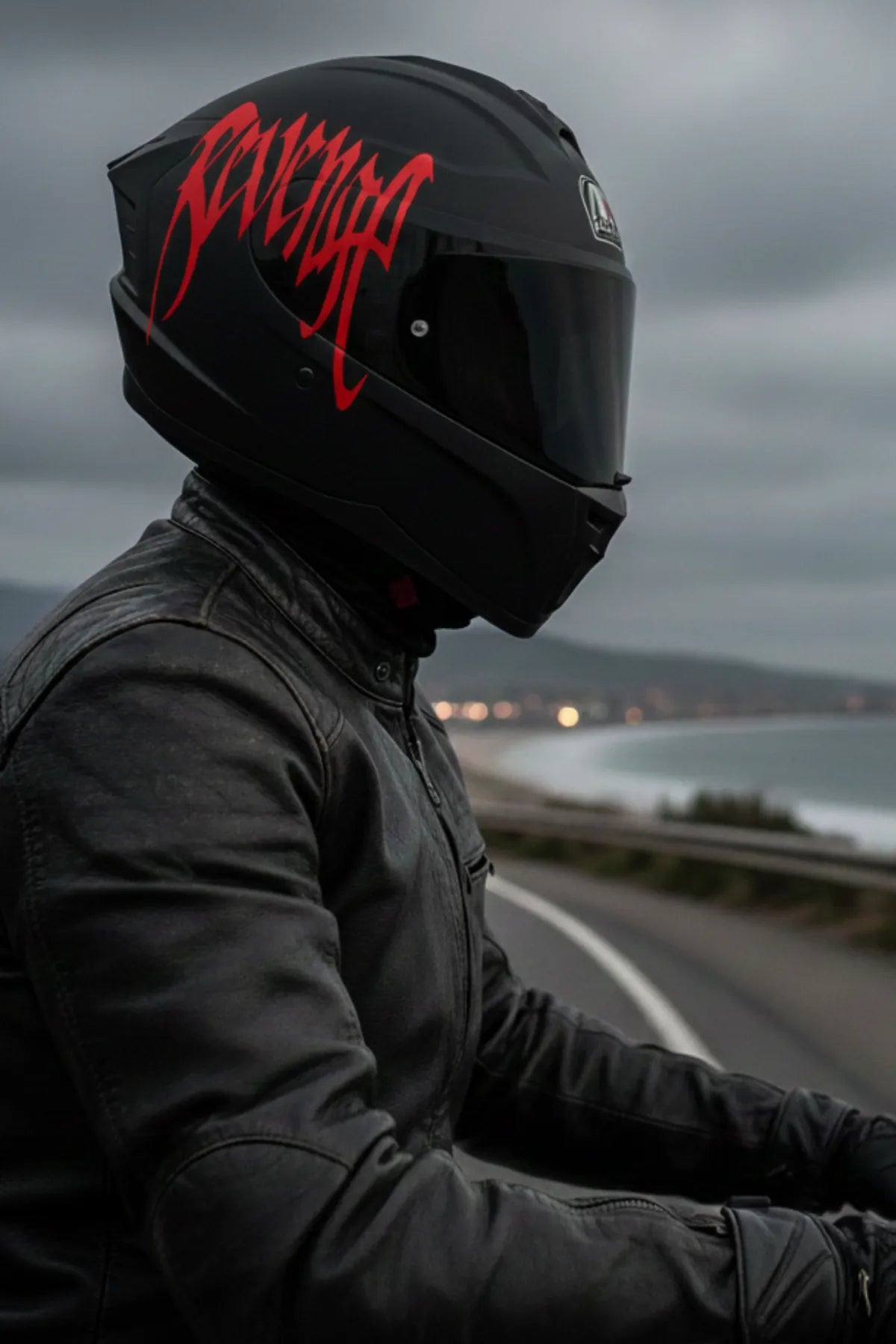 Kask için Kırmızı Renk Revenge Sticker (1 Adet)