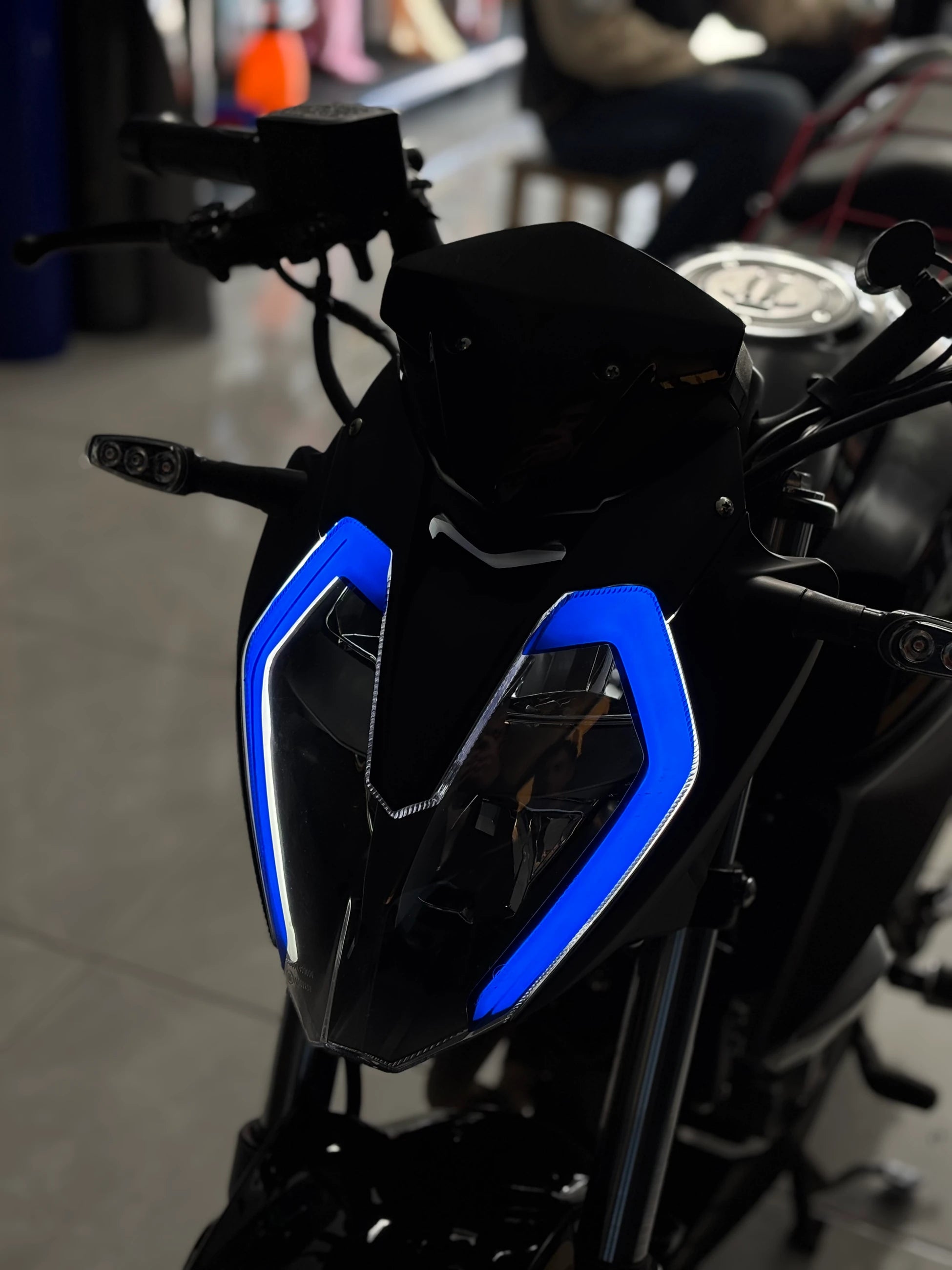 Benelli 125s -RKS 125S için Uyumlu Far Filmi Sticker Etiket