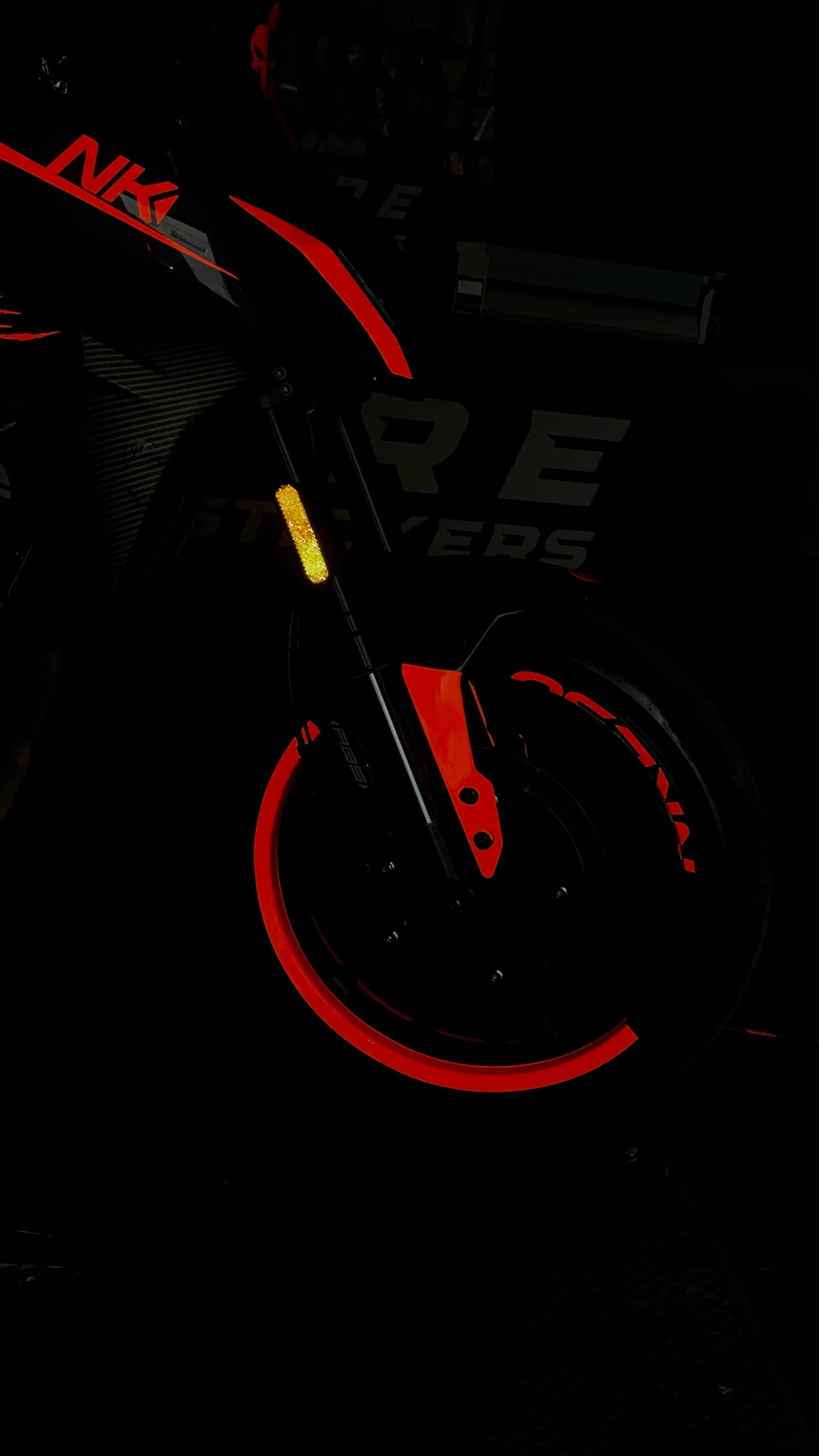 CFMOTO NK250 için Reflektörlü Kırmızı Komple Sticker Seti