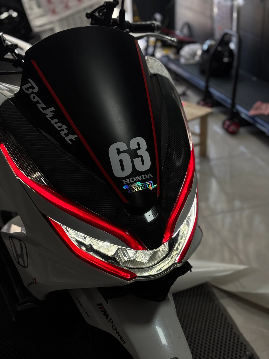 Honda PCX için Kırmızı Renk Far Filmi Sticker Seti (2018-2019-2020 Yılları için)