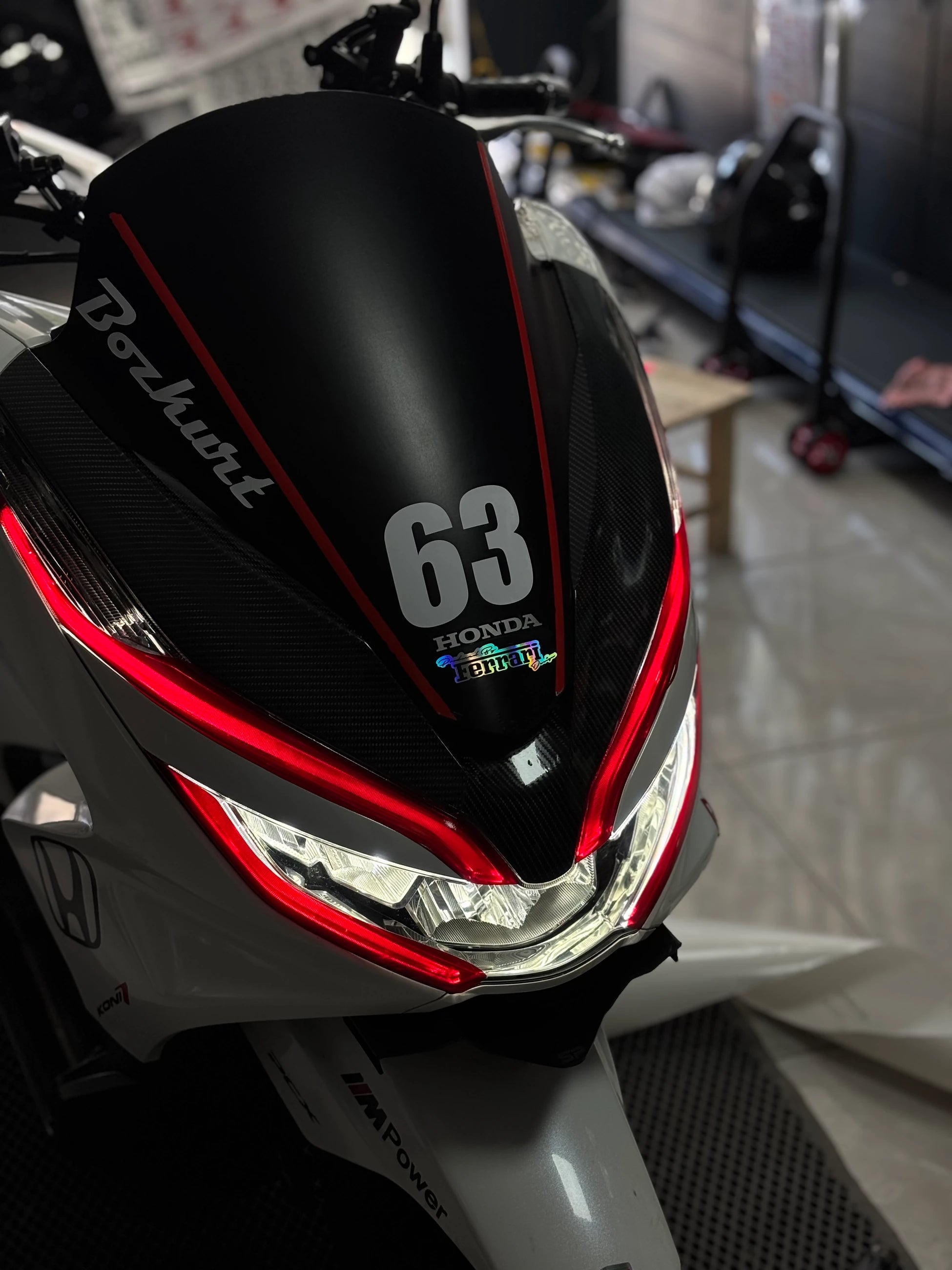 Honda PCX için Kırmızı Renk Far Filmi Sticker Seti (2018-2019-2020 Yılları için)