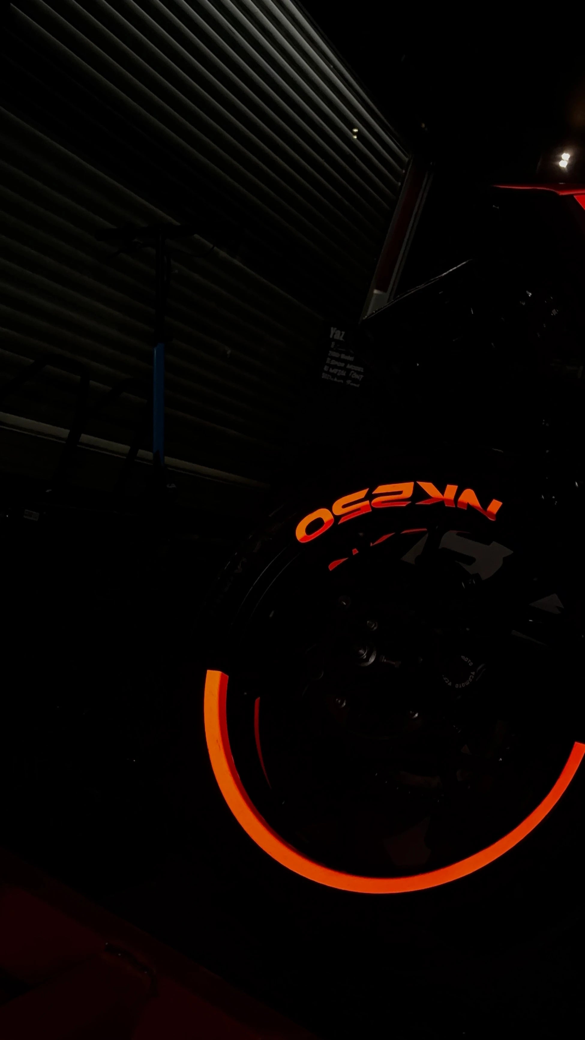 CFMOTO NK250 için Reflektörlü Kırmızı Komple Sticker Seti