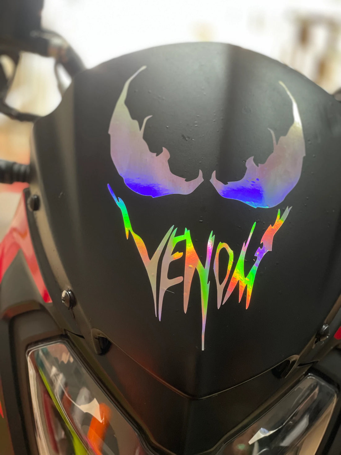 Motosiklet için Hologramlı Venom Sticker (20CMx14CM)