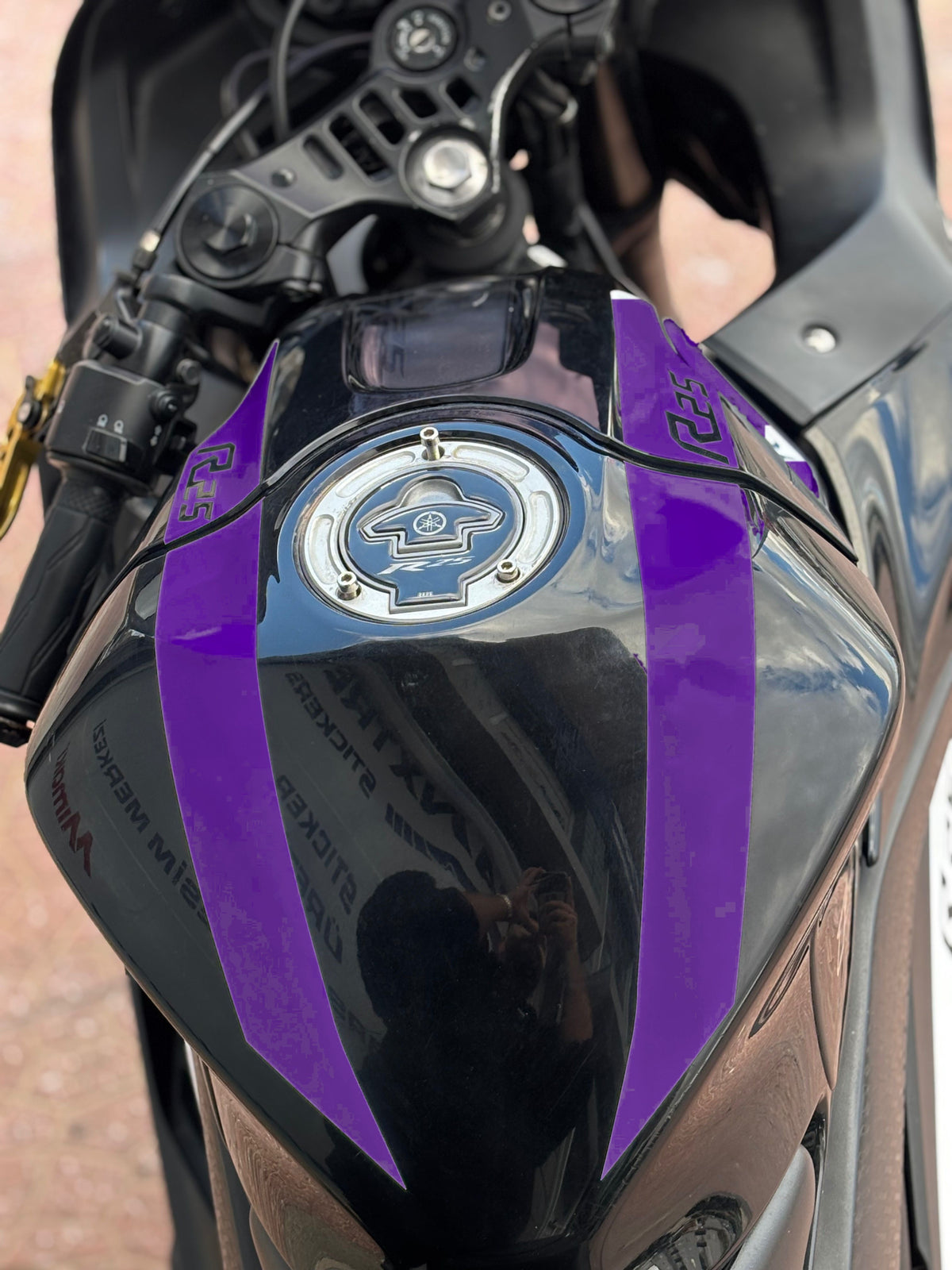 Yamaha R25 için Depo Kordon Sticker Etiket (Sağ ve Sol) (2019-2024 Yılları Arası Uyumludur)