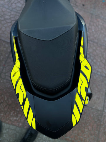 Honda PCX Arka Kuyruk için Tribal Desen Sticker Seti (Sağ ve Sol) (2021-2022-2023-2024 Uyumlu)