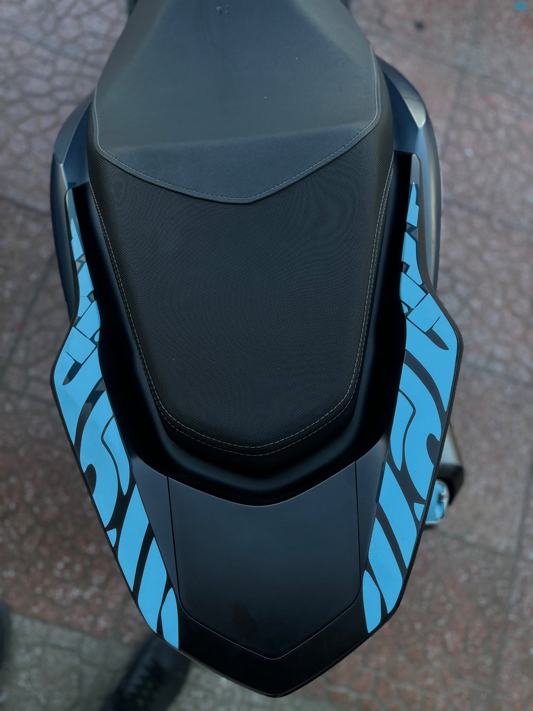 Honda PCX Arka Kuyruk için Tribal Desen Sticker Seti (Sağ ve Sol) (2021-2022-2023-2024 Uyumlu)
