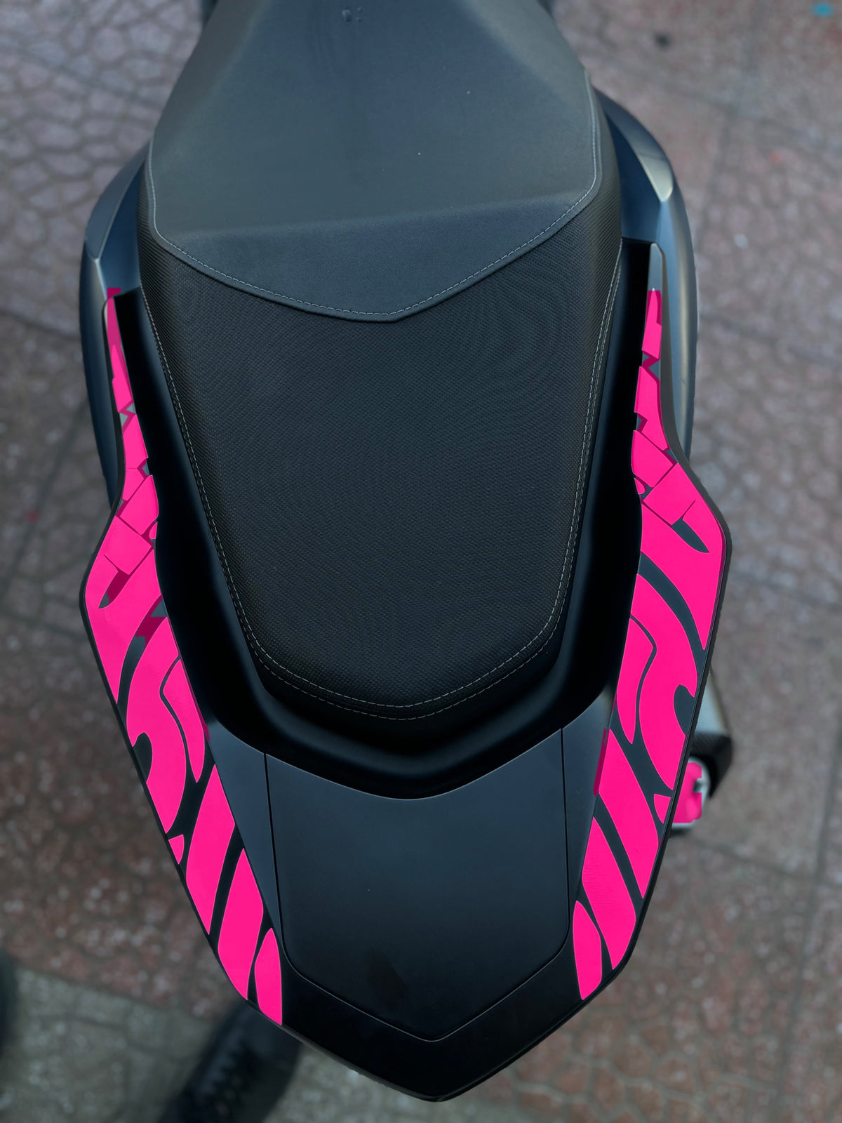 Honda PCX Arka Kuyruk için Tribal Desen Sticker Seti (Sağ ve Sol) (2021-2022-2023-2024 Uyumlu)