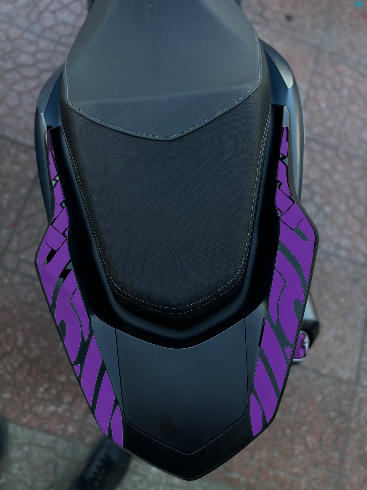 Honda PCX Arka Kuyruk için Tribal Desen Sticker Seti (Sağ ve Sol) (2021-2022-2023-2024 Uyumlu)