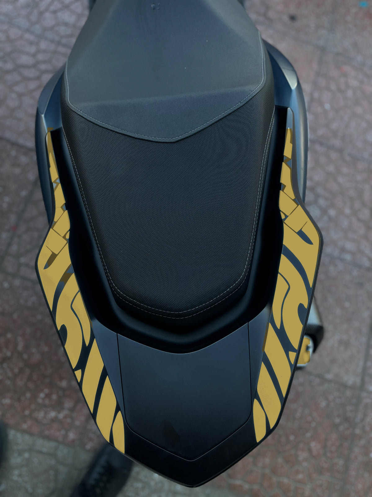Honda PCX Arka Kuyruk için Tribal Desen Sticker Seti (Sağ ve Sol) (2021-2022-2023-2024 Uyumlu)