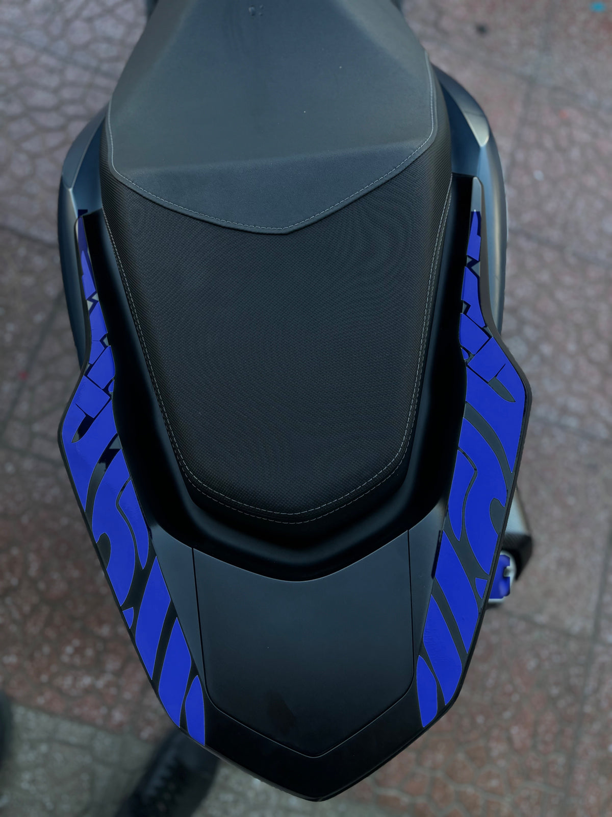 Honda PCX Arka Kuyruk için Tribal Desen Sticker Seti (Sağ ve Sol) (2021-2022-2023-2024 Uyumlu)