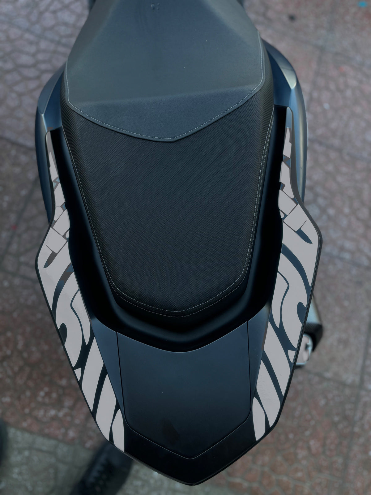 Honda PCX Arka Kuyruk için Tribal Desen Sticker Seti (Sağ ve Sol) (2021-2022-2023-2024 Uyumlu)