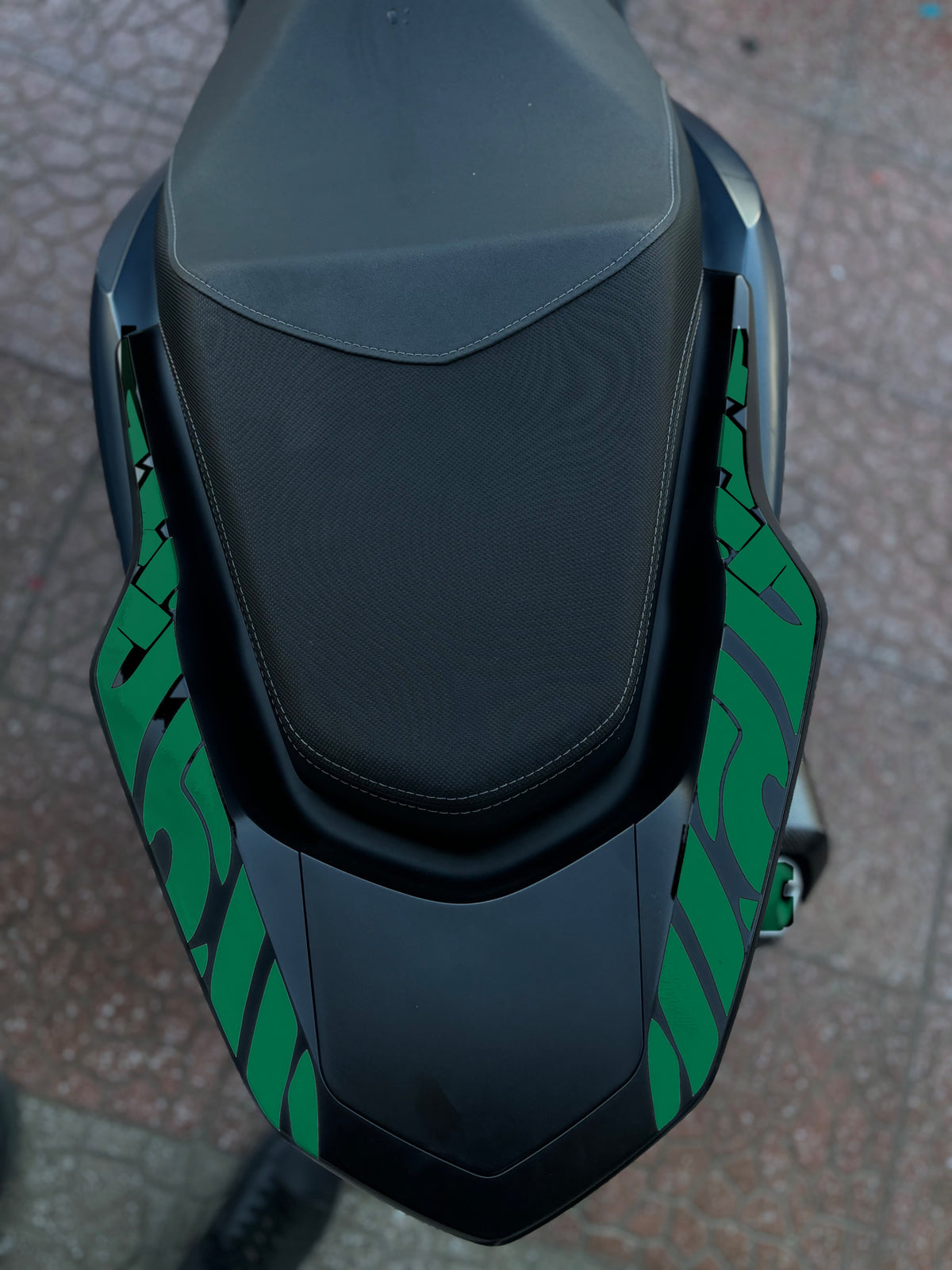 Honda PCX Arka Kuyruk için Tribal Desen Sticker Seti (Sağ ve Sol) (2021-2022-2023-2024 Uyumlu)