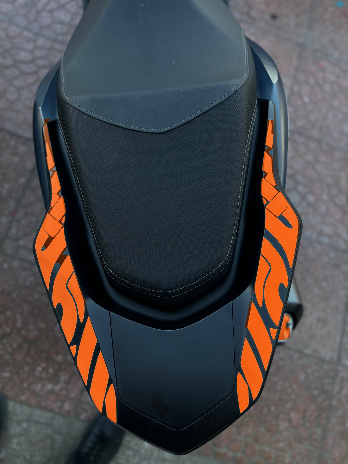 Honda PCX Arka Kuyruk için Tribal Desen Sticker Seti (Sağ ve Sol) (2021-2022-2023-2024 Uyumlu)