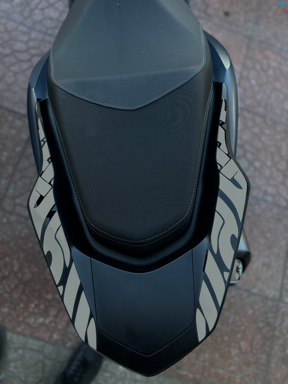 Honda PCX Arka Kuyruk için Tribal Desen Sticker Seti (Sağ ve Sol) (2021-2022-2023-2024 Uyumlu)