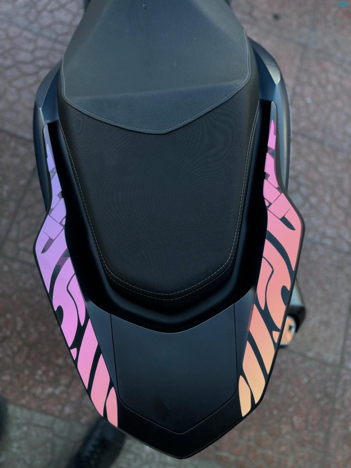 Honda PCX Arka Kuyruk için Tribal Desen Sticker Seti (Sağ ve Sol) (2021-2022-2023-2024 Uyumlu)